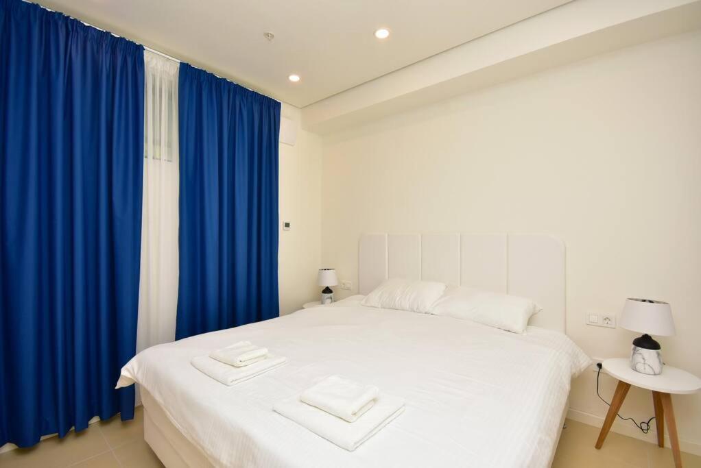Brand New ! Seaside Apt With Poolview & Parking Будва Екстериор снимка